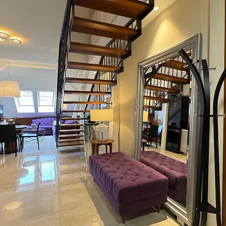 - Hlavna Ulica, Centrum, Netflix, Parking Apartment