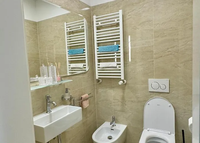 - Hlavna Ulica, Centrum, Netflix, Parking Apartment *