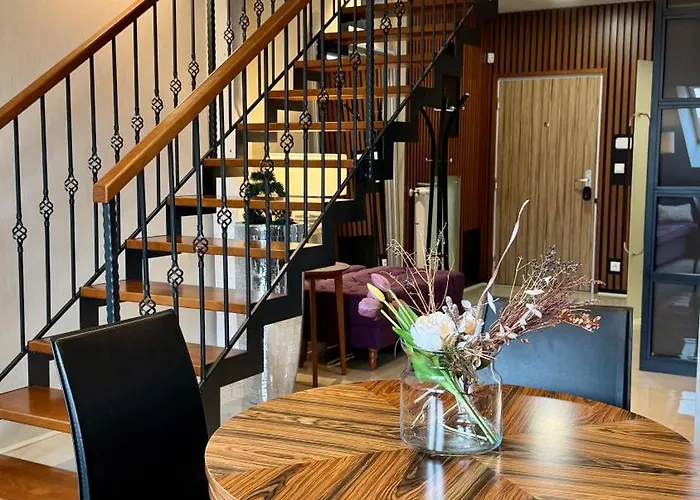 - Hlavna Ulica, Centrum, Netflix, Parking * Košice