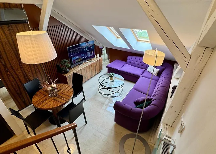 - Hlavna Ulica, Centrum, Netflix, Parking Kosice