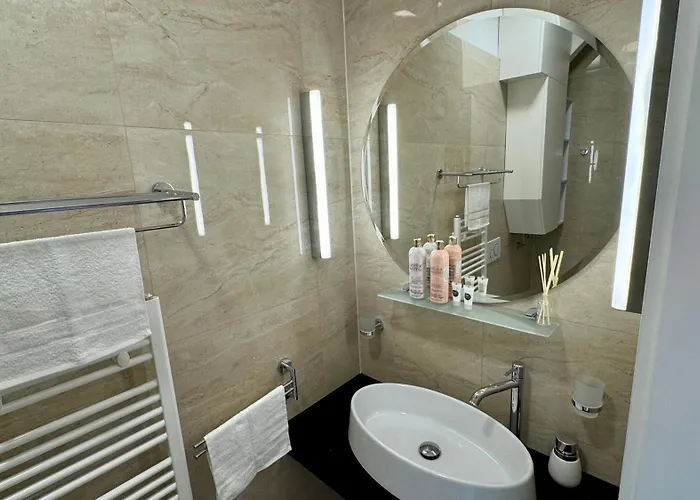 - Hlavna Ulica, Centrum, Netflix, Parking Apartment Kosice