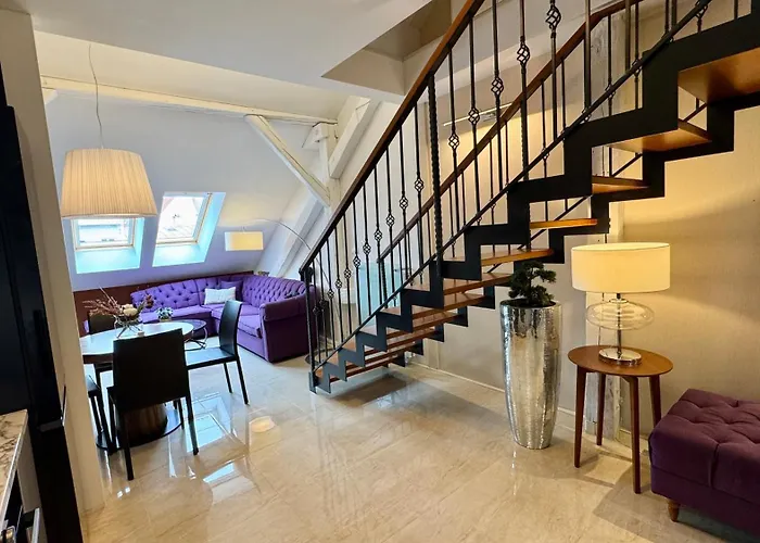 - Hlavna Ulica, Centrum, Netflix, Parking Kosice