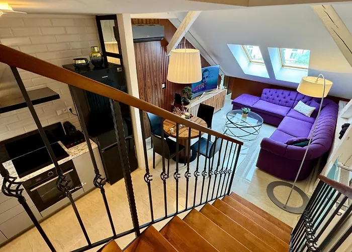 - Hlavna Ulica, Centrum, Netflix, Parking Apartment *